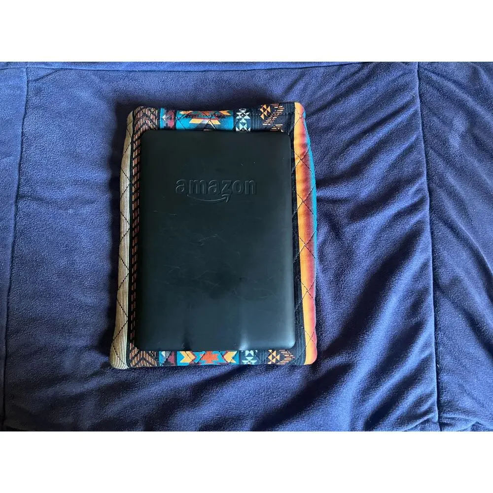 NWOT Handmade Quilted Kindle 11th Gen Case, Front Zipper Pocket